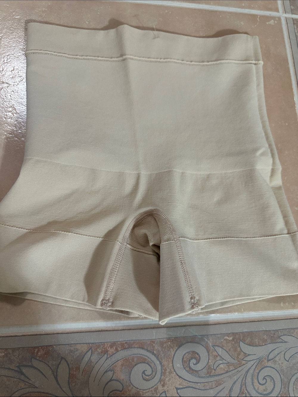 Werena Women's Cream Shorts - Picture 4 of 5